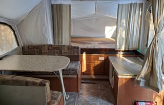2010 Starcraft 1224 pop-up camper