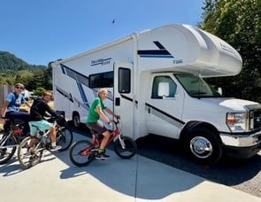 Thor Motor Coach Freedom Elite 27HE