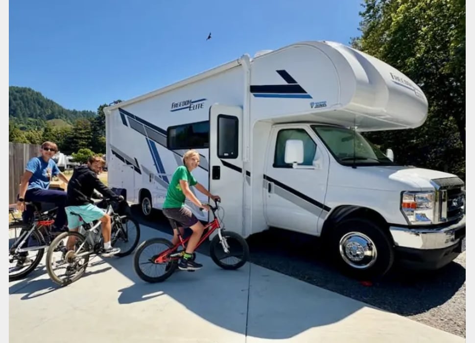 Class C Motor Home rentals in Elk Grove