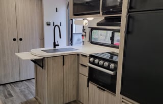 " Kelly” - Heated Winter camper!