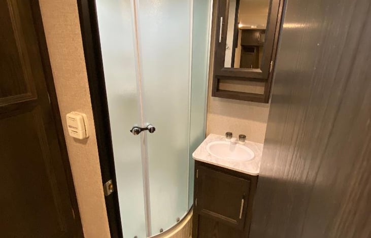 large shower with 6 foot plus head room