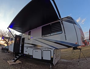 Forest River RV Vengeance Rogue Armored VGF351G2