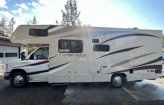 2018 Forest River Coachmen Leprechaun, Sleeps 8