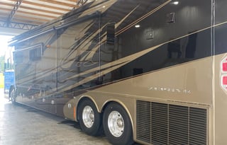 2012 Tiffin Motorhomes Zephyr 45 LZ Option B