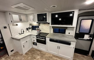 Modern and Spacious Hideout