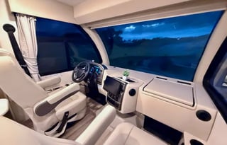 2025 Thor Motorcoach Vegas *New + Wi-Fi Enabled*