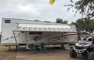 2005 28ft Toy Hauler Large Garage Pets ok free gen