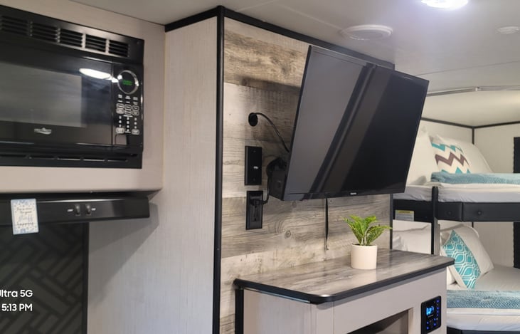 Entertainment center