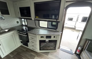 2023 Keystone RV Cougar Half-Ton 25RDSWE