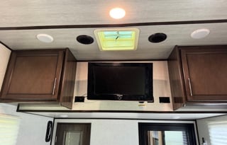 2020 Dutchmen Triton3915 Toy Hauler