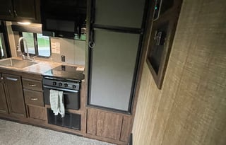 2018 Stryker ST 2313 Half-Ton Towable