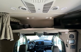 Blue Goose: Dynamax 24RW • Luxury Class C • WiFi