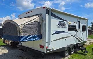 2014 Coachmen Freedom Express LTZ