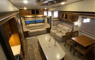 2017 Prime Time Crusader 315RST