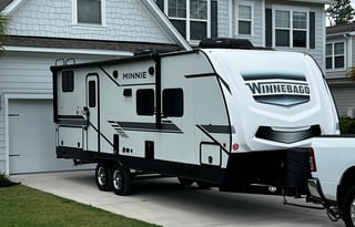 2021 Minnie Winnie with Full Size Bunks!