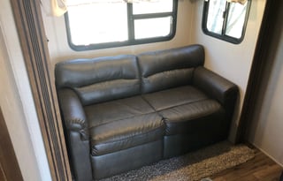 Luxury 2019 Coachmen Chaparral 42’ 392MBL