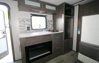 2021 Coleman The Americana LE Series Sun Valley