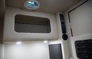 LUXURY 10 passengers VAN w TV, Kitchenette, Toilet