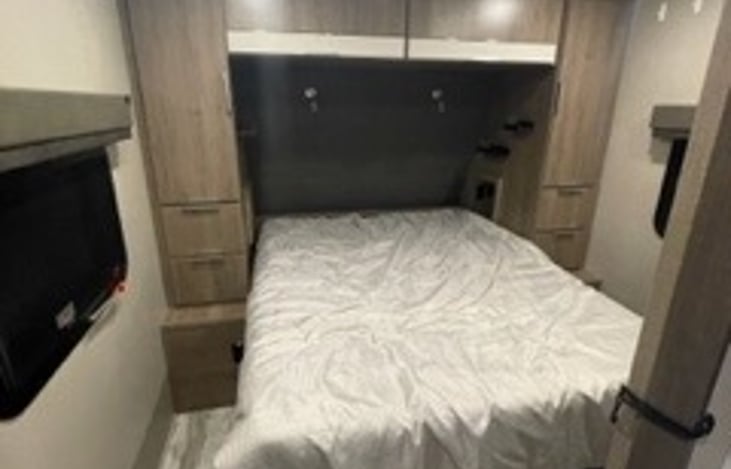 Master Queen Bed with Storage