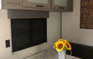 2024 Coleman Lantern 17R Travel Trailer
