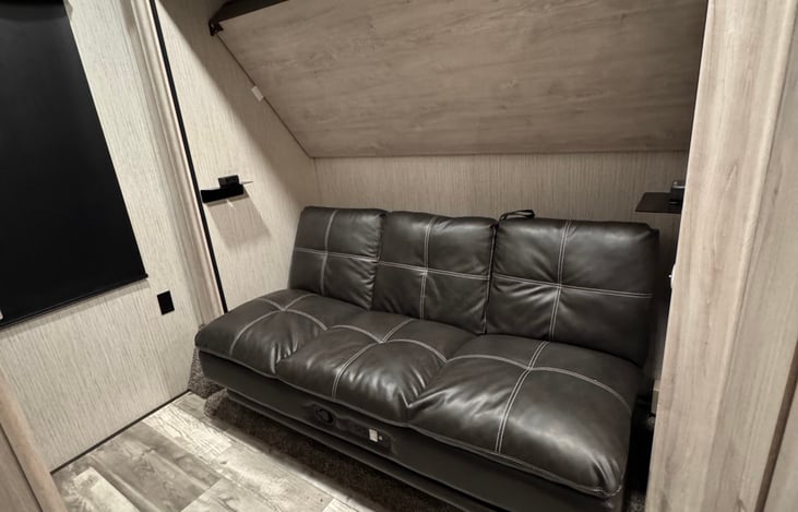 2nd bedroom with bunk above secured