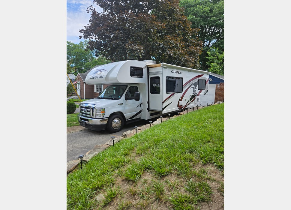 Class C Motor Home rentals in Richmond Hill