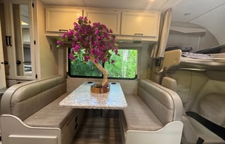 2022 Thor Motor Coach Freedom Elite 22HE