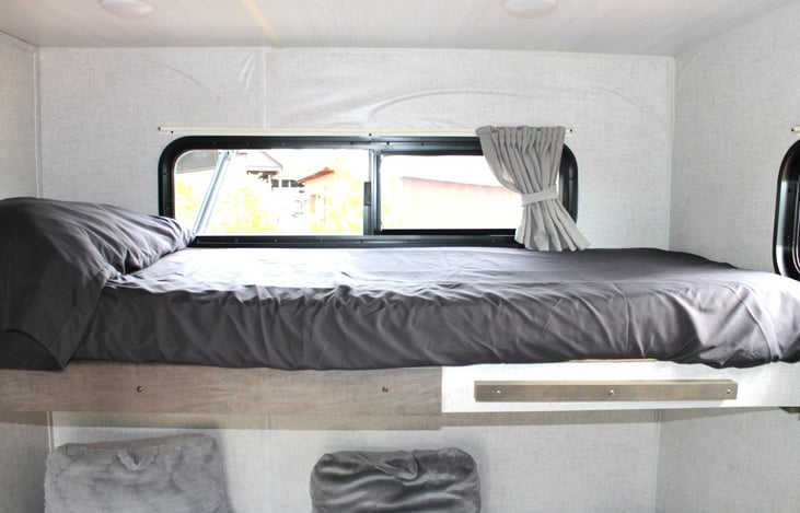 Top bunk cam be put up as well