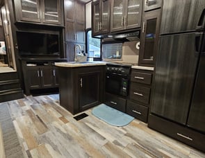 Forest River FVXL 33VL5