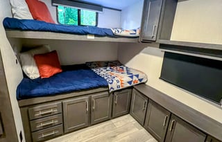 2025 Keystone RV Cougar Half-Ton 34TSB