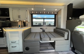 (Unit 3) 2022 Jayco with bunks!