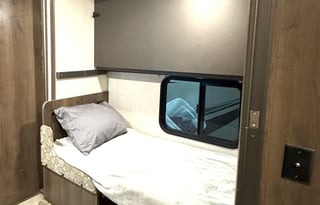 Luxury 2020 32' Coachman Freelander Bunk House