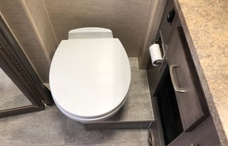 2016 Winnebago Brave 27b