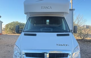 2007 Winnebago Navion 23H