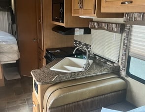 Thor Motor Coach Chateau 26A