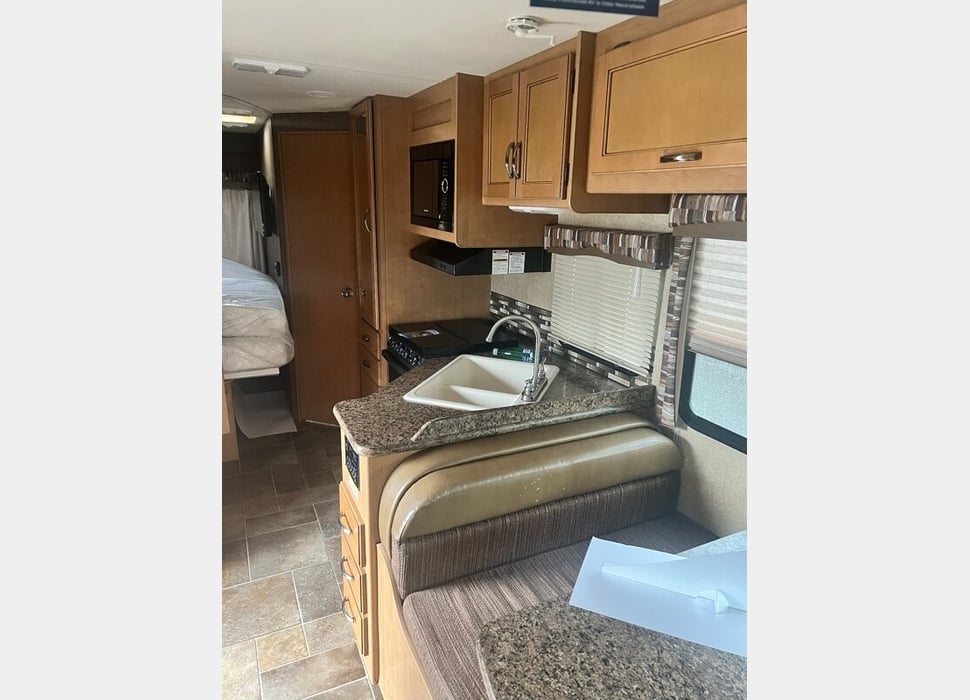Class C Motor Home rentals in Knox