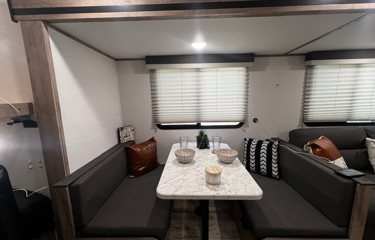 Dinette table