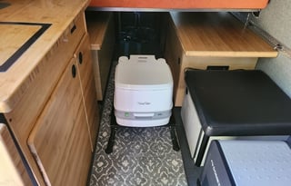 ROVENN - Mercedes Winnebago Adventure Wagon++ 70SE