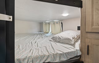 The Bohemian Dream(8 People / Local Delivery Only)