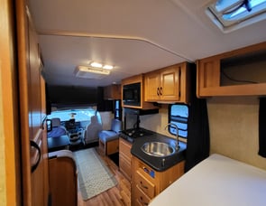 Thor Motor Coach Chateau 24C