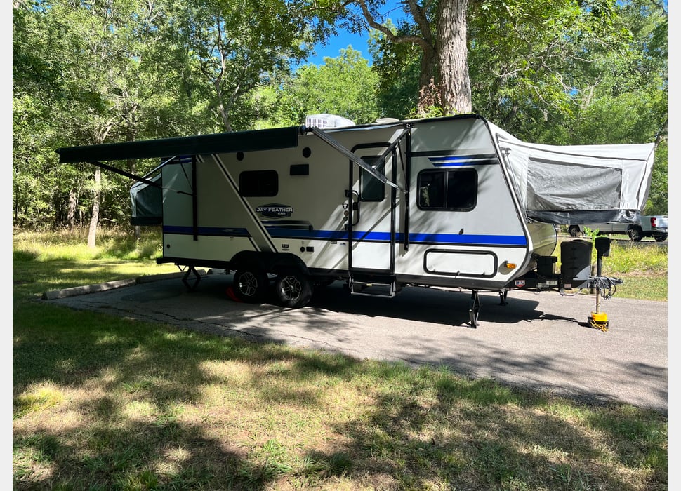Pop-up Camper rentals in Humble