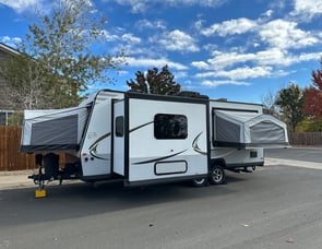 Forest River RV Rockwood Roo 233S