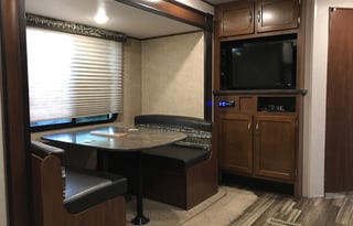 AGA 2 -	2017 Jayco Jay Flight SLX 245RLSW