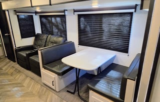 Tallahassee RV Rental | King Bed | Delivery  Setup