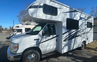 Easy Alaska RV for Couples & First-Timers