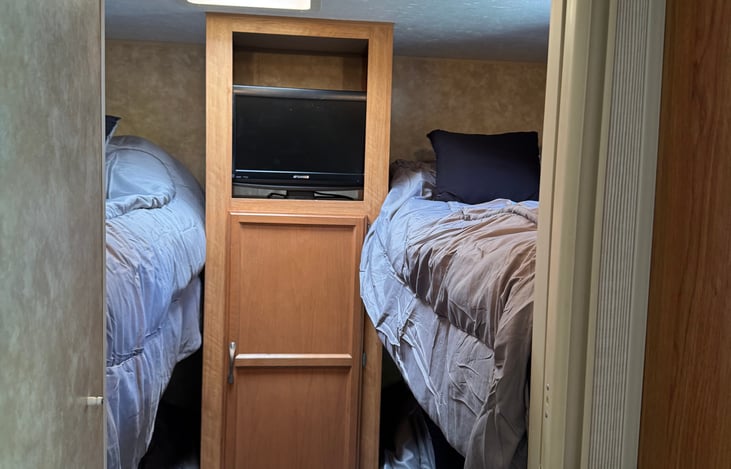 4 private bunks