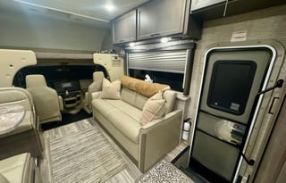 BRAND NEW! 2024 Thor Motor Coach Four Winds 31EV