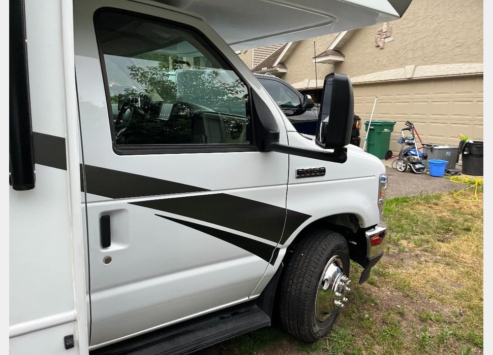 Class C Motor Home rentals in Minneapolis