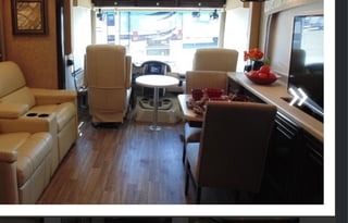 2017 Thor Motor Coach Miramar 34.4