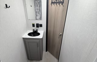NEW mid-sized family camper fully stocked
